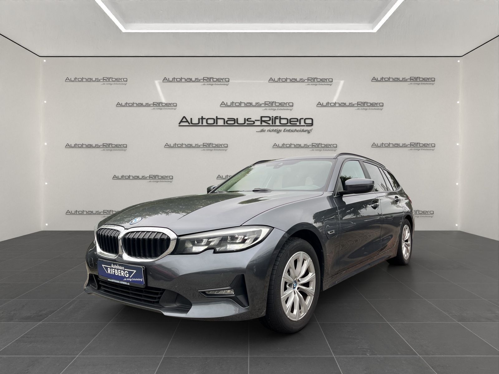 BMW 320 e TOURING Advantage/LED/LIVE COCKPIT/DAB/SHZ