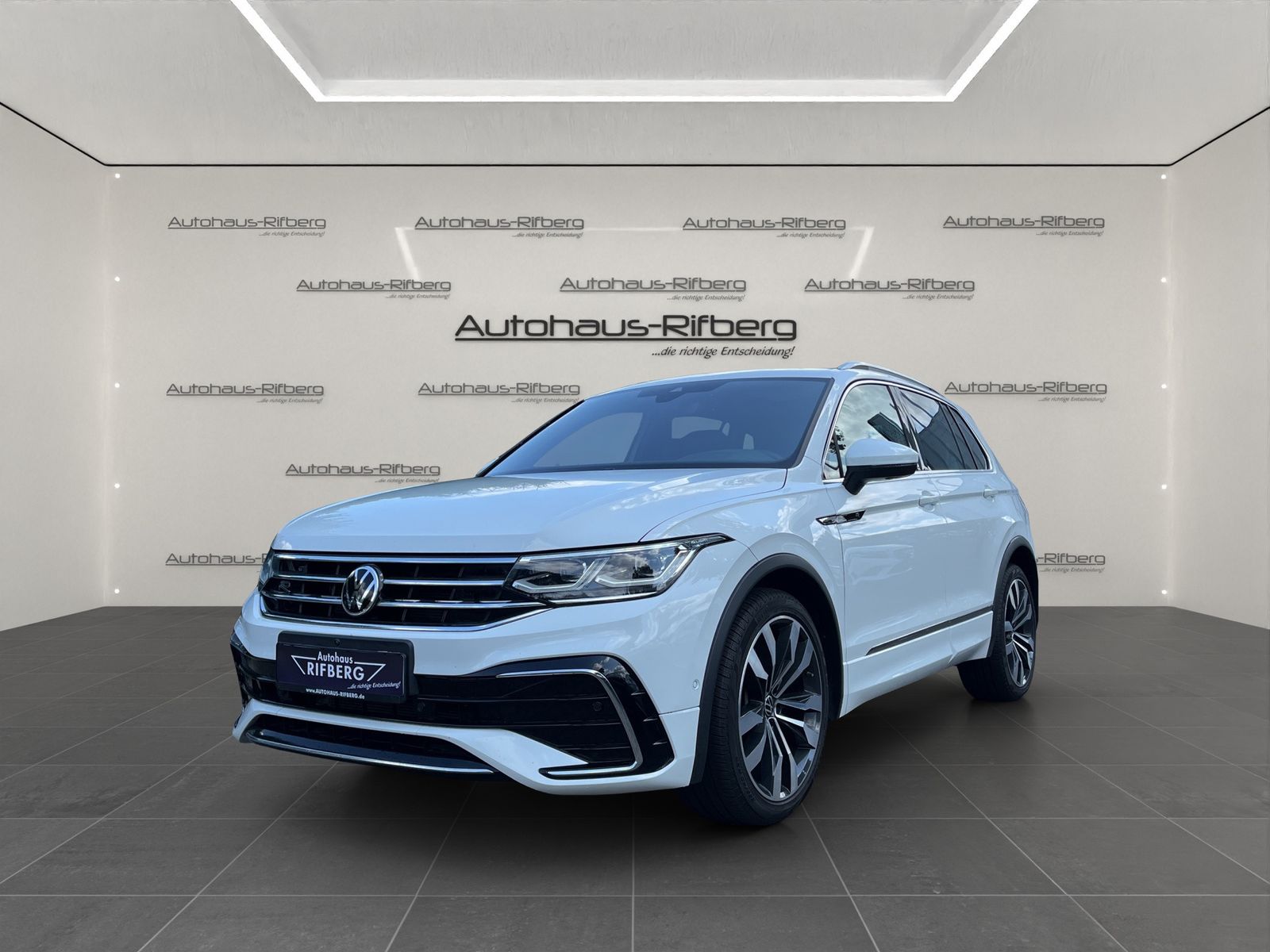 Volkswagen Tiguan 2,0 TDI DSG R-Line 4M PanD/HUD/20Z/Keyles