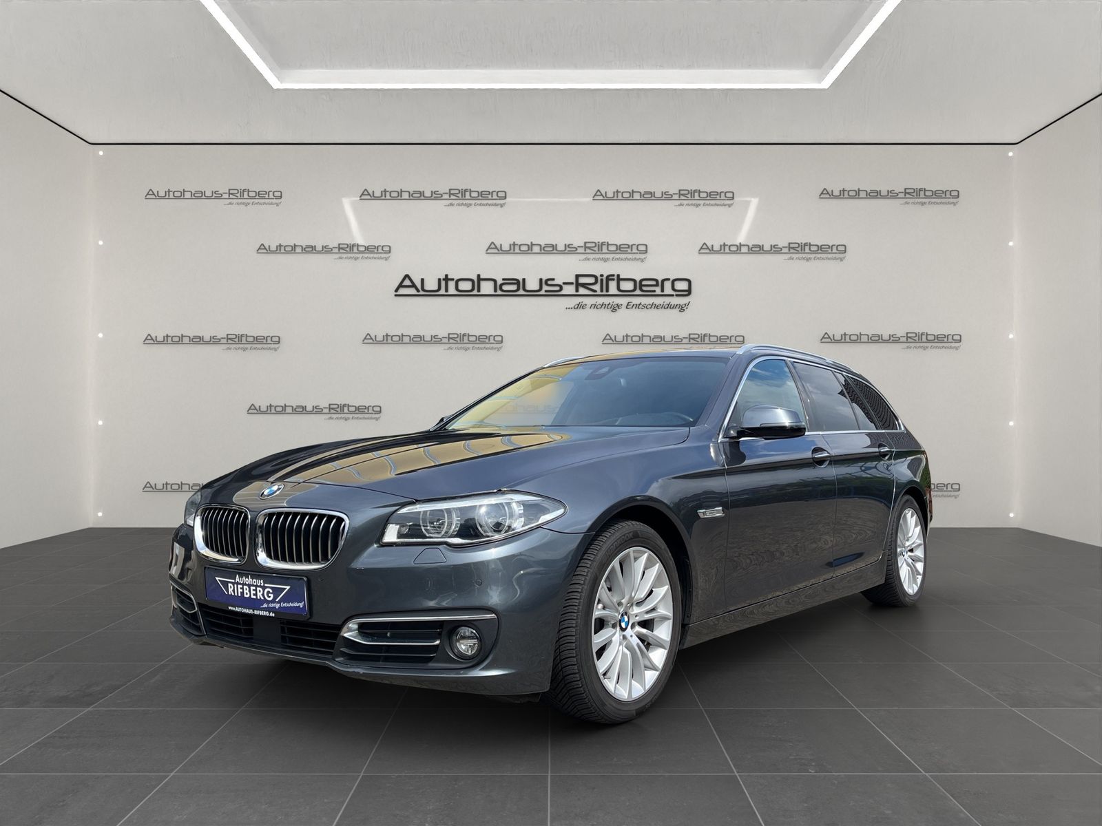 BMW 520 d 8-G Luxury PanD/HUD/Leder/AHK/DrivingAss+