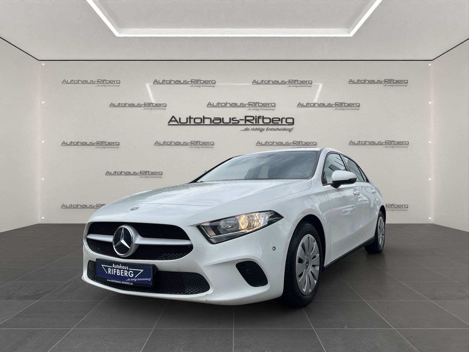 Mercedes-Benz A 160 d Business Navi/SHZ/PDC/Tempomat/MBUX/