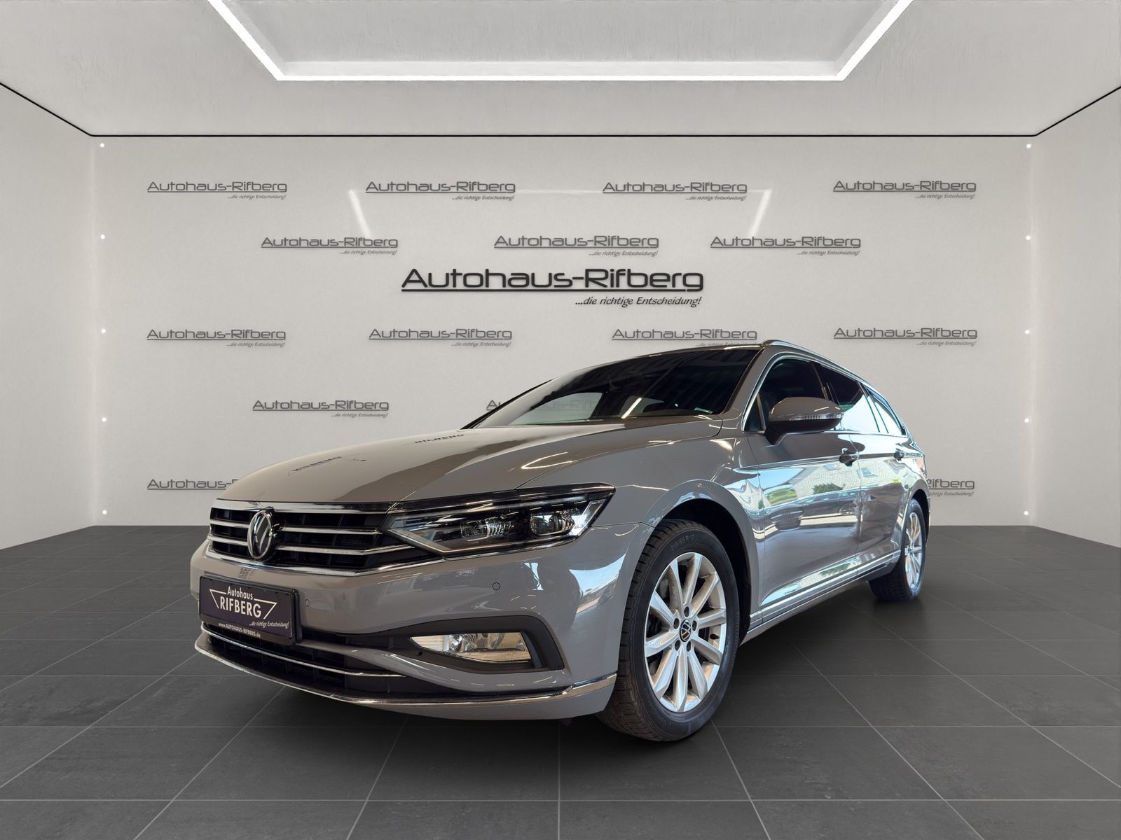 Volkswagen Passat Variant 2.0 TDI ELEGANCE/DSG/PANO/MATRIX