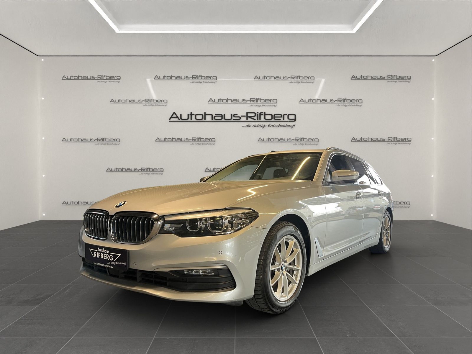 BMW 520 d TOURING/NAVI PRO/LED/PANO/KAMERA/CARPLAY