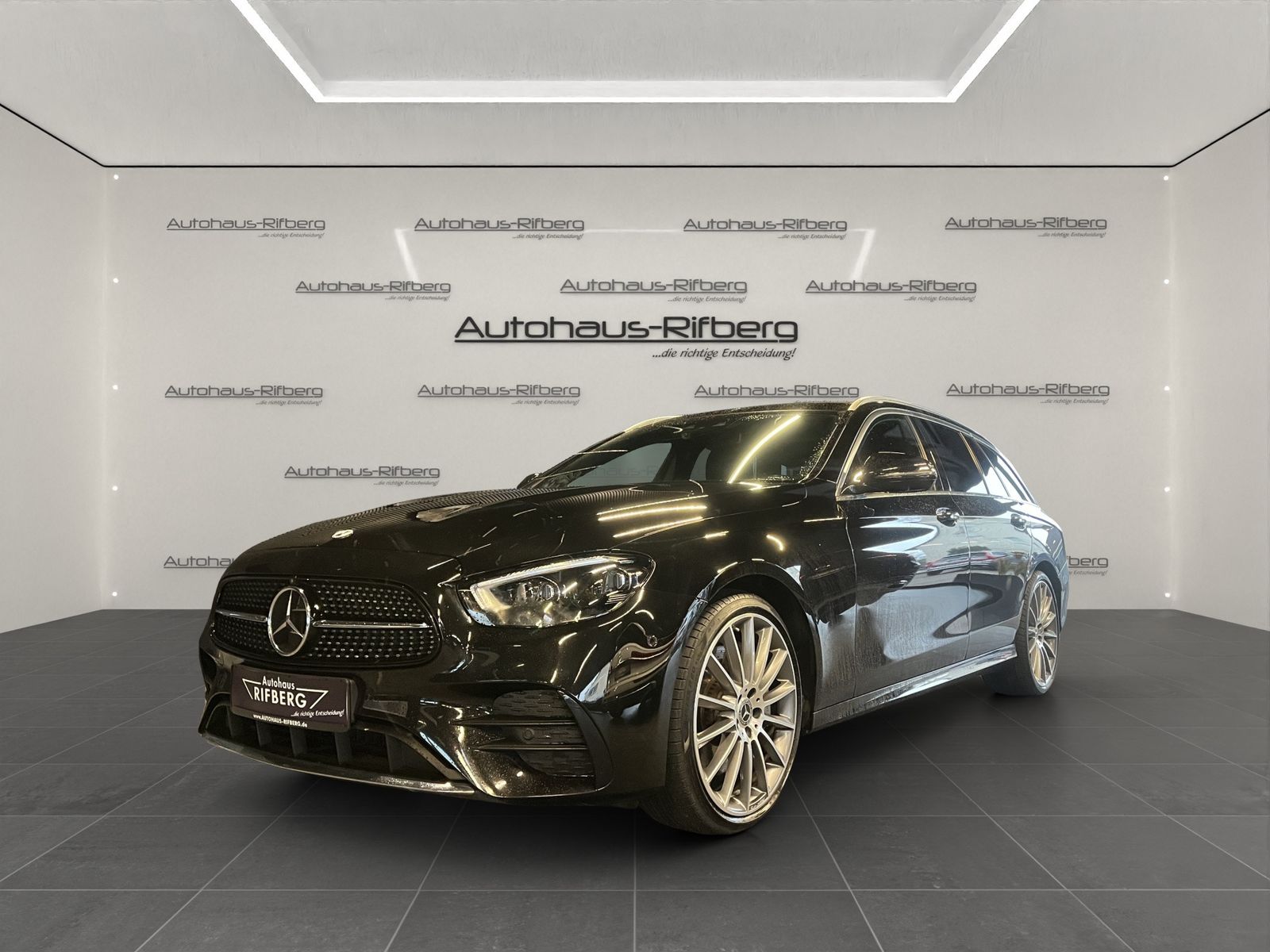 Mercedes-Benz E 400  d T 4Matic AMG/AHK/HUD/PANO/ACC/20Z/360°